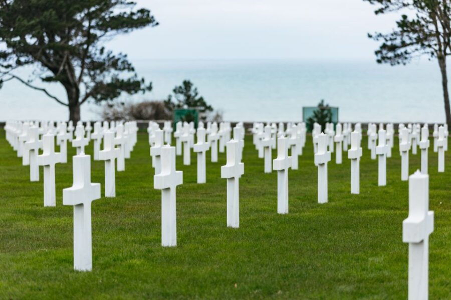 From Paris: Normandy D-Day Landing Beaches Full-Day Tour