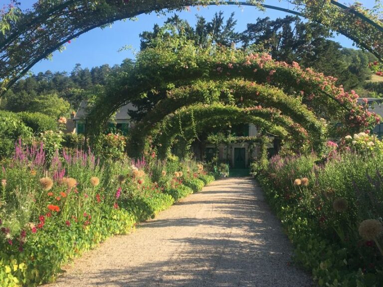 From Paris: Private Trip to Giverny, Monet’s House & Museum
