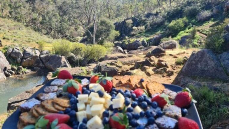 From Perth or Baldivis: Perth Hills Hike, Wine, & Dine Tour