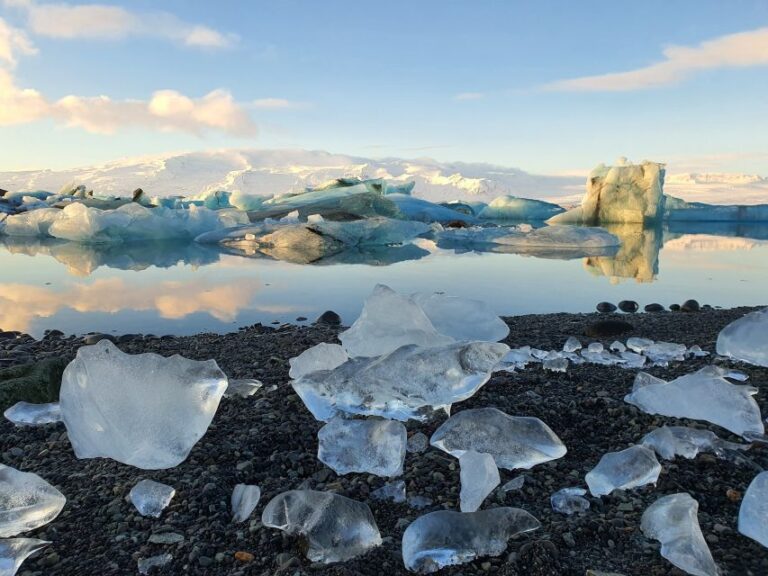 From Reykjavik: 3-Day South Coast Winter Tour With Ice Cave