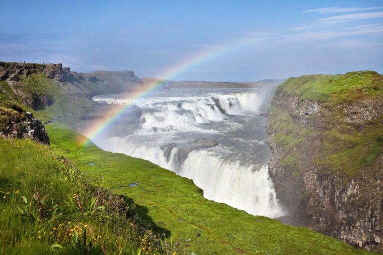 From Reykjavik: Golden Circle Guided Tour & Sky Lagoon Visit