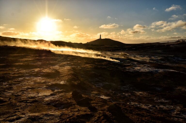 From Reykjavik: Reykjanes Geopark Small-Group Tour