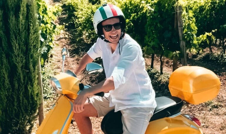 From San Gimignano: Vespa Tour in Chianti