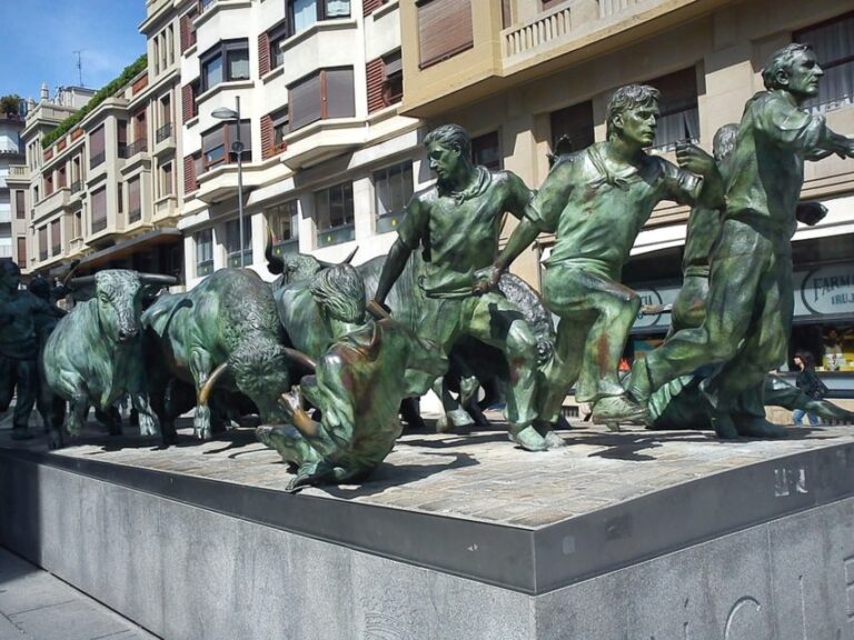 From San Sebastian: Pamplona City Tour