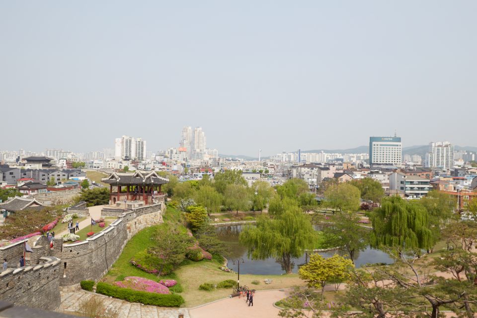 1 from seoul suwon hwaseong fortress and folk village tour From Seoul: Suwon Hwaseong Fortress and Folk Village Tour