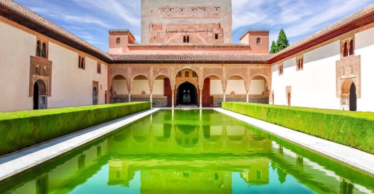 From Seville: Granada and Alhambra Full-Day Tour With Ticket