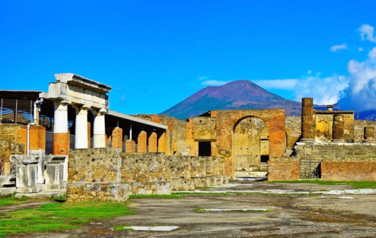 From Sorrento: Pompeii & Vesuvius Guided Day Trip With Entry