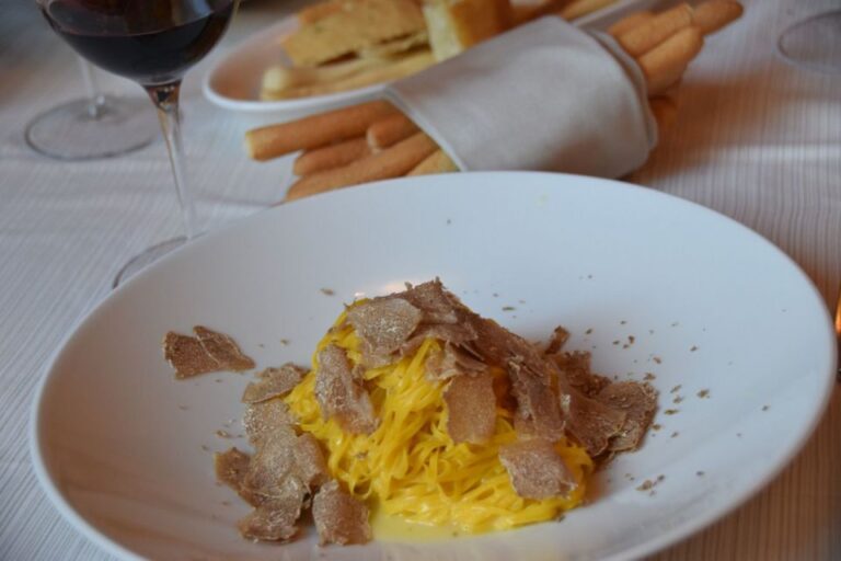 From Turin: Half-Day Truffle Hunting and Lunch in Piedmont