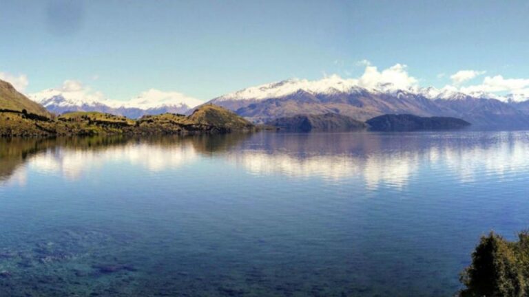 From Wanaka: Ruby Island 1-Hour Cruise and Photo Walk