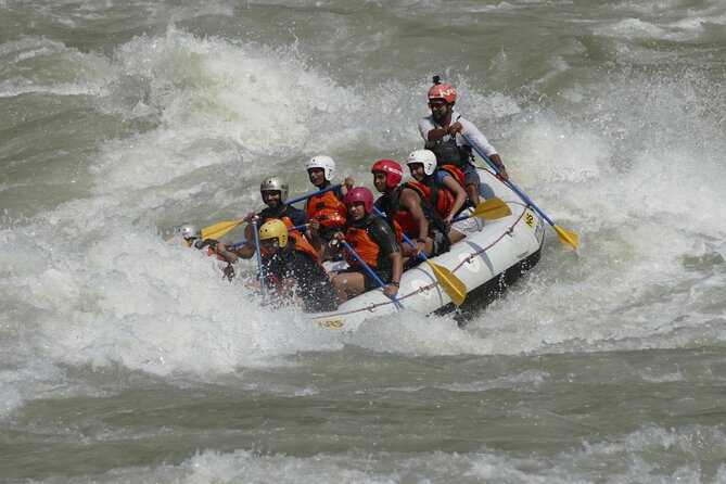 Full Day 35km Private Rafting in Rishikesh