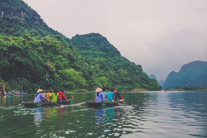 Full-Day DISCOVER ANCIENT HOA LU AND TRANG AN FROM HA NOI