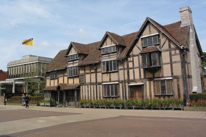 Full Day Private Tour From London to Oxford Cotswold Shakespeare