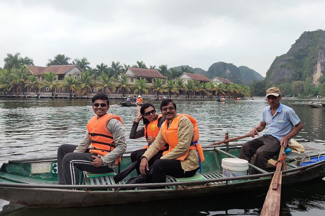 Full-Day Tour to Hoa Lu and Tam Coc From Hanoi With Lunch - Lunch Arrangements and Local Cuisine