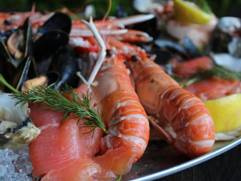 Glasgow: Luxury Seafood Platter at Scottish Restaurant
