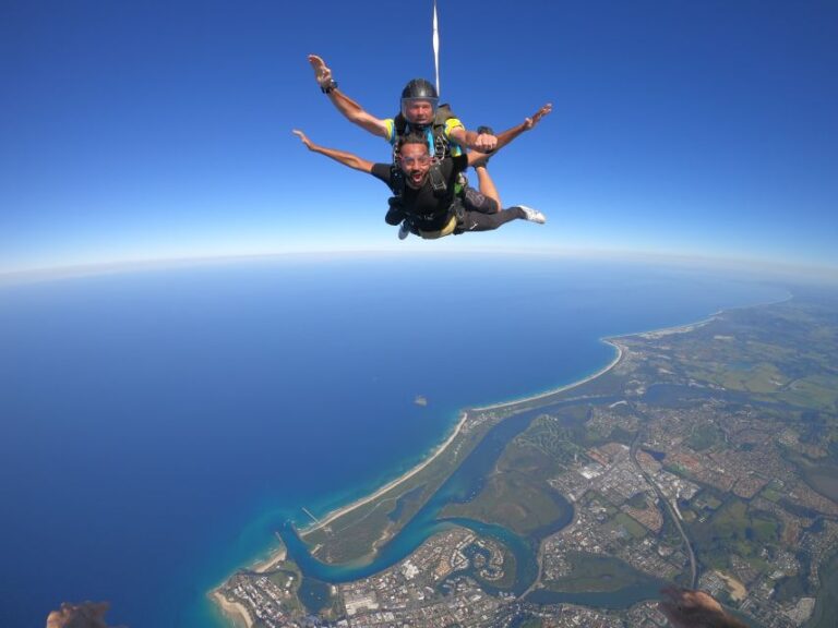 Gold Coast: Tandem Skydiving Experience