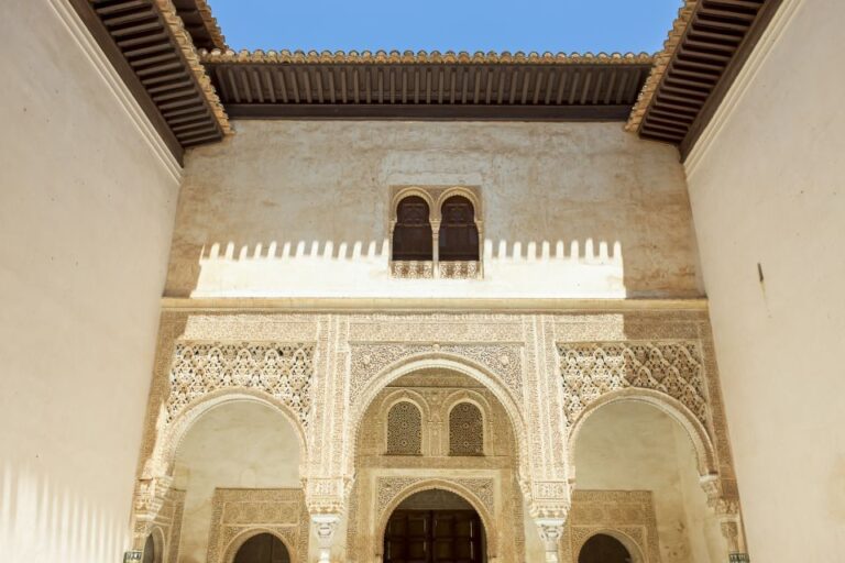 Granada: Alhambra, Nasrid, and Generalife Private Tour