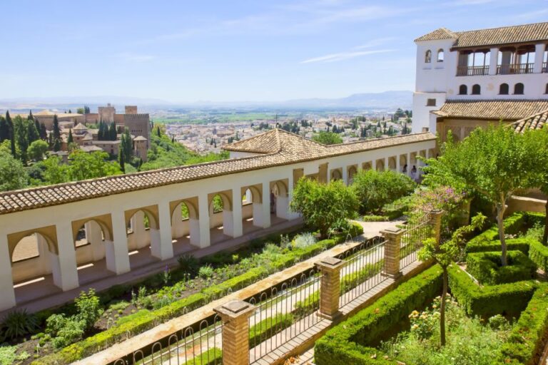 Granada: Alhambra Small Group Tour With Nasrid Palaces