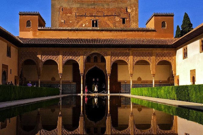 Granada Exclusive Combo Tour : Alhambra Generalife Guided Tour