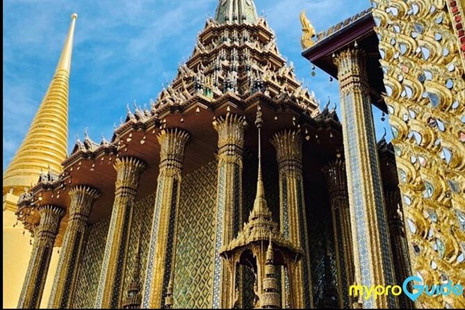 Guided Tour in Grand Palace & Emerald Buddha by Myproguide