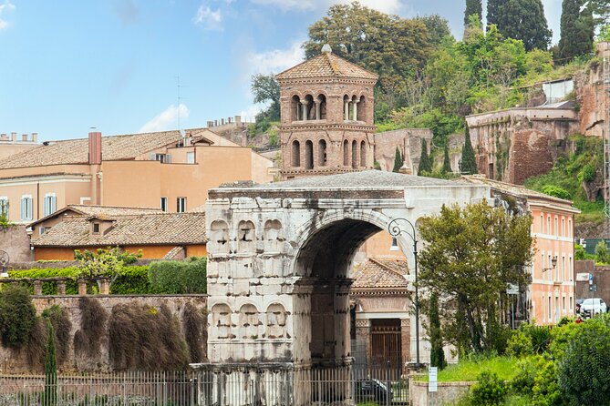 Guided Tour of Rome Foundation With 24H Hop on Hop off Ticket