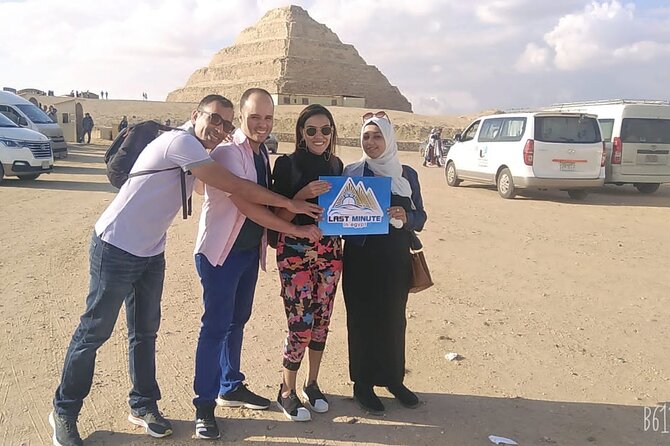1 guided tour to giza pyramids and the great sphinx with lunch Guided Tour to Giza Pyramids and the Great Sphinx . With Lunch