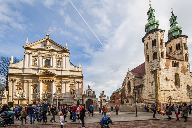 Guided Walking Tour From Royal Cathedral to Basilica