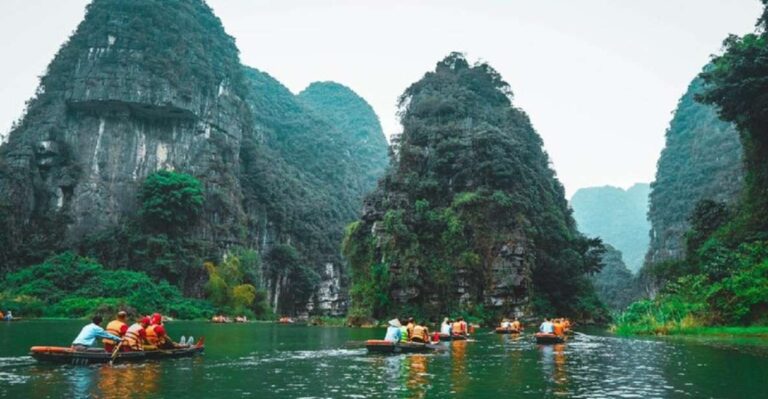 Ha Noi : Hoa Lu – Trang An- Mua Cave 1 Day Trip by Limousine