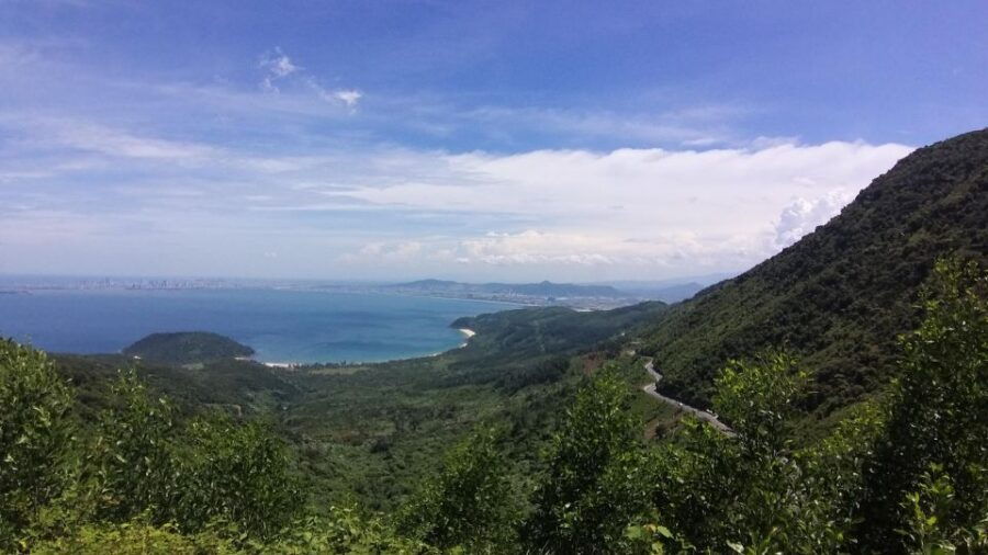 Hai Van Pass Motorbike Tour One Way Between Hue, Hoi An, Danang