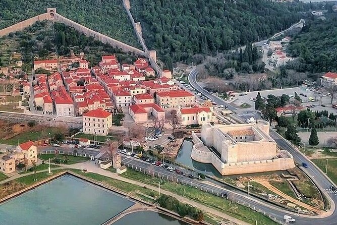 Half-Day Private Wine and Oyster Tasting Tour in The City of Ston