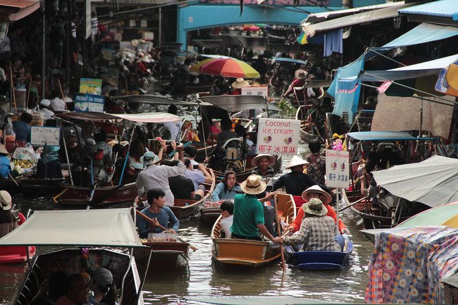 1 half day tour to explore damnoen saduak floating market Half Day Tour to Explore Damnoen Saduak Floating Market