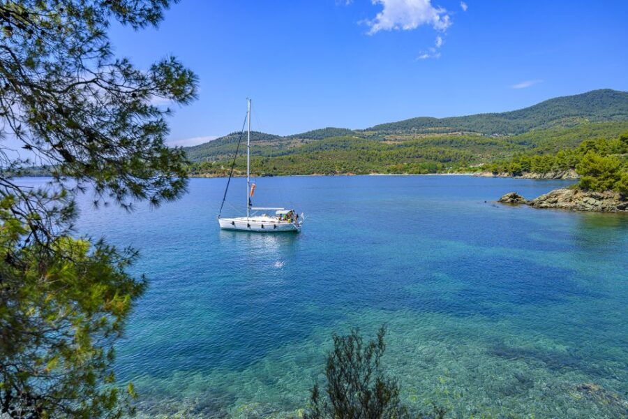 Halkidiki: Private Sailing Yacht Cruise Swim in Blue Waters