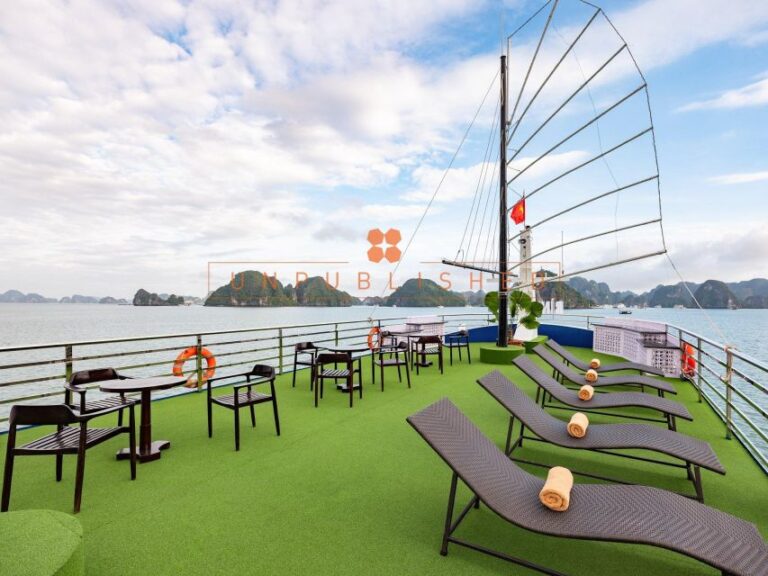 Halong Bay Delights: Deluxe Day Cruise With Kayaking & Lunch