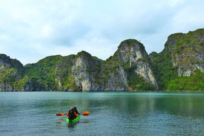 1 halong bay relaxing trip 2 days 1 night on cruise Halong Bay Relaxing Trip - 2 Days 1 Night on Cruise