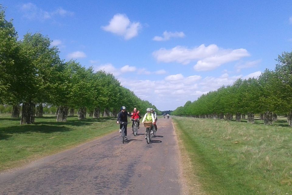 1 hampton court palace river thames bike tour Hampton Court Palace: River Thames Bike Tour