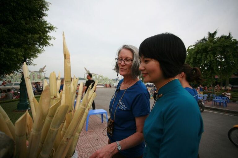 Hanoi Private Fabulous Food and Sight Tour by Scooter