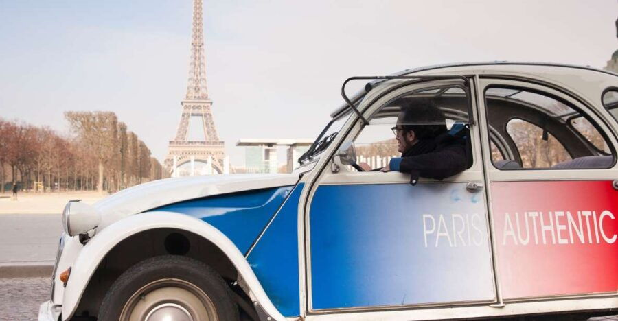 Highlights of Paris: Private 6-Hour Vintage 2CV Tour