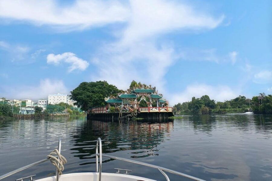 Ho Chi Minh City: Dragon Floating Temple Sightseeing