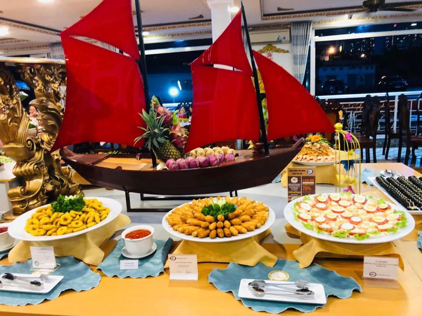 Ho Chi Minh: Dinner Cruise on Saigon River With Buffet Meal