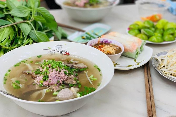 Ho Chi Minh Local Foodie Experience by Car (Private & All-Inclusive)