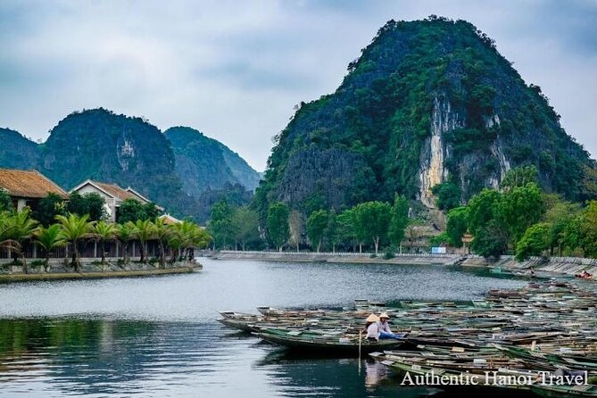 1 hoa lu tam coc 1 day group tour biking boating cave Hoa Lu Tam Coc 1 Day Group Tour (Biking- Boating-Cave Exploring)