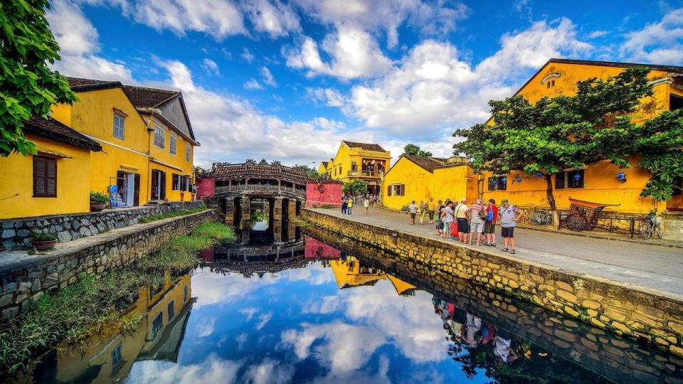 1 hoi an city street foods boat ride drop flower lantern Hoi An City & Street Foods -Boat Ride - Drop Flower Lantern