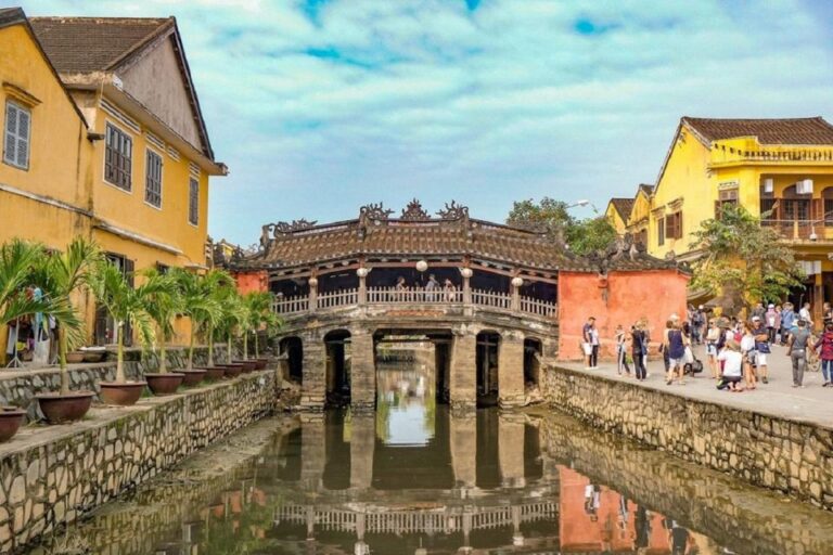 Hoi an City Tour–Boat Ride–Release Flower Lantern on River