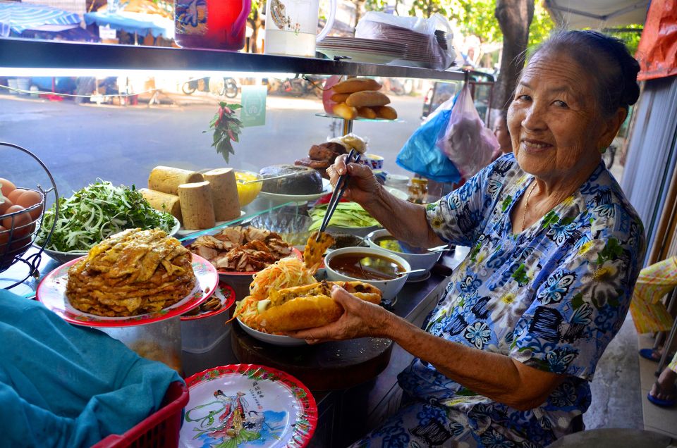 1 hoi an evening food tour by bike Hoi An: Evening Food Tour by Bike