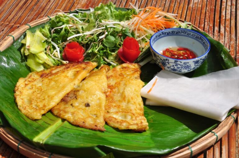 Hoi An: Grandma’s Home Cooking Class With Market Tour