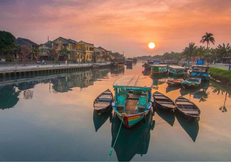 Hoi An Scavenger Hunt and Sights Self-Guided Tour