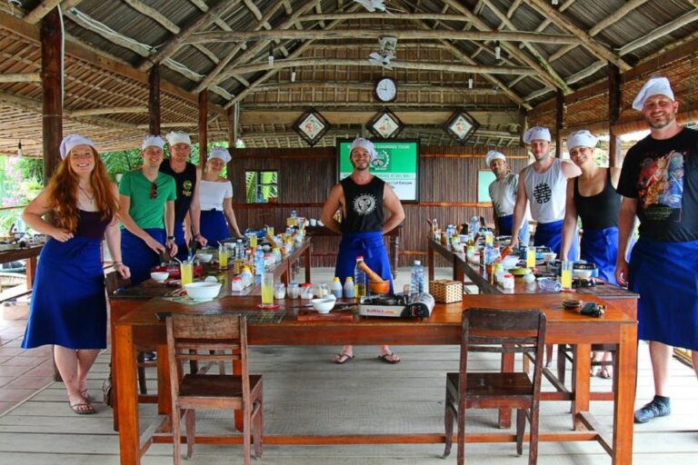 Hoian: Bay Mau Vegan Cooking Class, Market &Basket Boat Trip