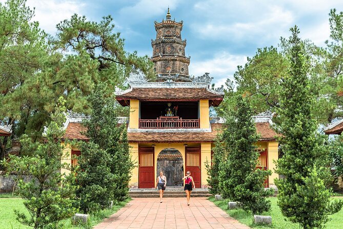 Hue Private Tour: Royal Tombs, Citadel, Thien Mu Pagoda by Boat