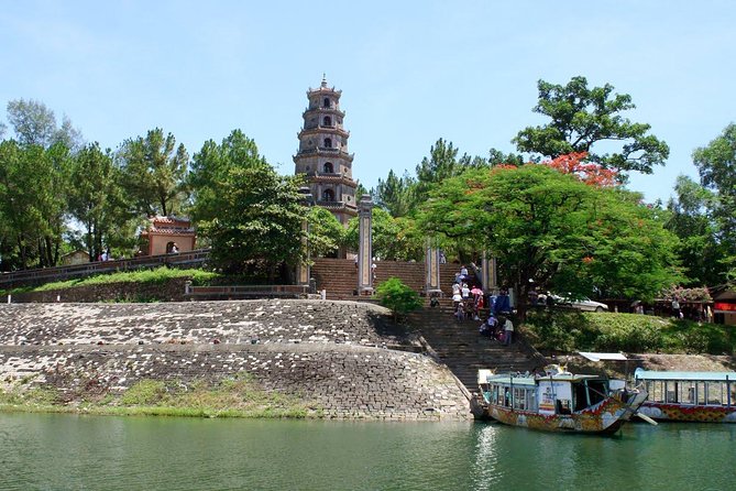 Hue Private Tour to Thuy Bieu Village 1 Day