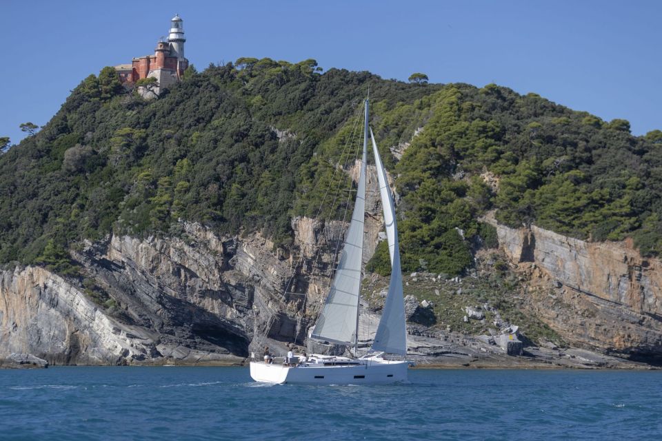 1 ibiza midday or sunset sailing with snacks and open bar Ibiza: Midday or Sunset Sailing With Snacks and Open Bar