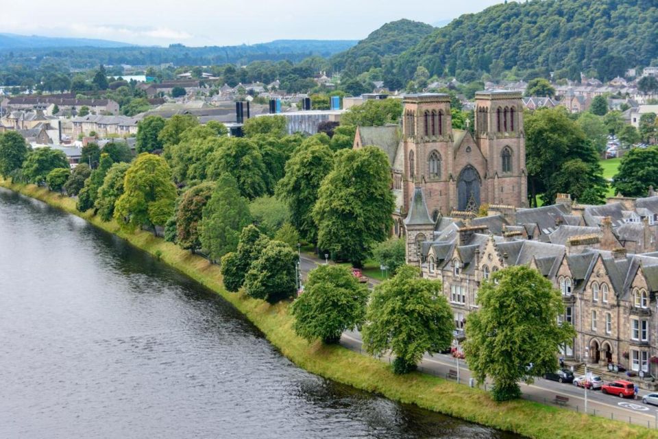 Inverness Family Footsteps: History and Markets - Panoramic Views at Inverness Castle